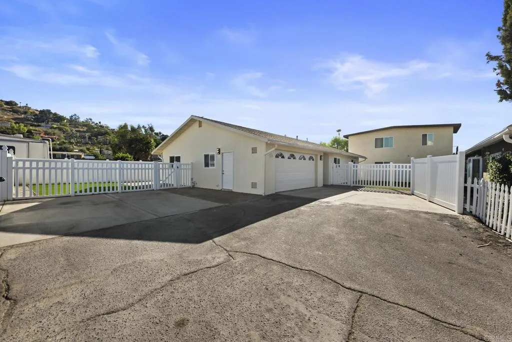 https://cdn.realtyfeed.com/cdn/127/307085614/1361e8f337e7ae43c50e5d762801ca47.webp