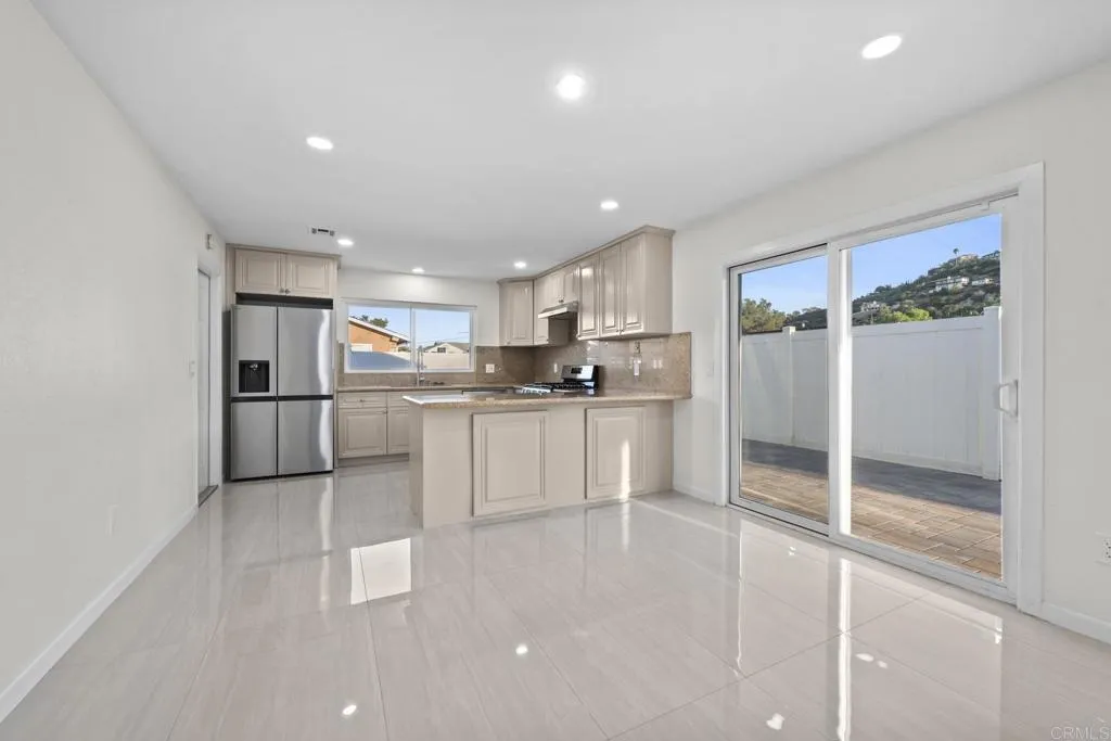 https://cdn.realtyfeed.com/cdn/127/307085614/5a5394a8c5c1fca5fa6da991b87daa8f.webp