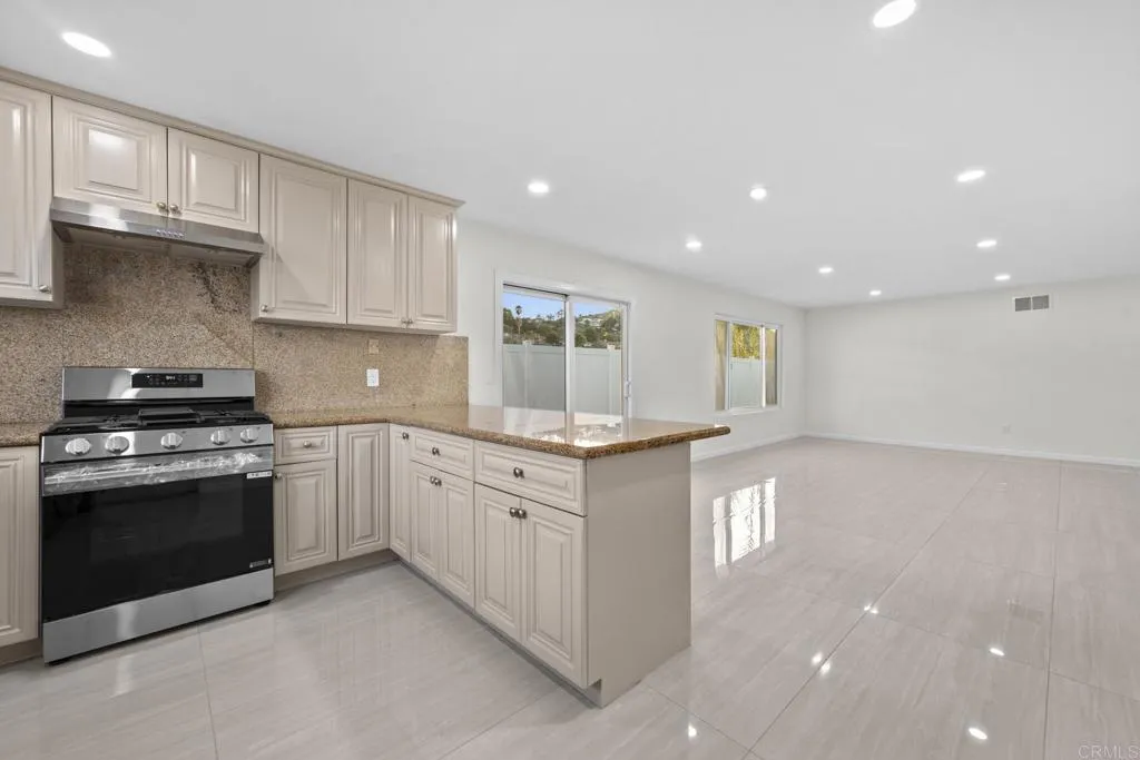 https://cdn.realtyfeed.com/cdn/127/307085614/a78516bdd6abcaf3d6c290e1b8c9a7bf.webp