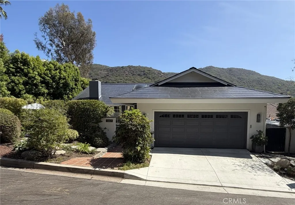 1467 Regatta Road