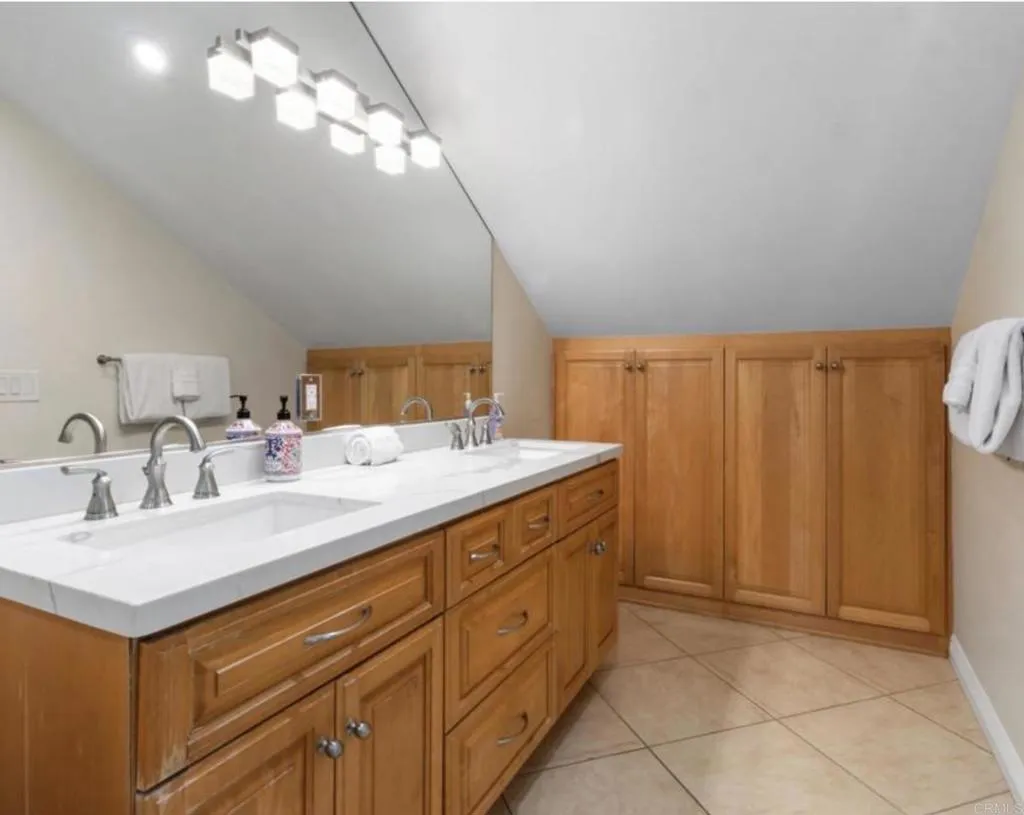 https://cdn.realtyfeed.com/cdn/127/307085732/2264356203ee154b717178f37d81f2e0.webp