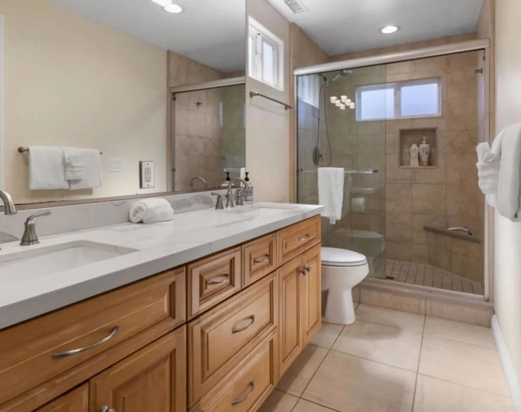 https://cdn.realtyfeed.com/cdn/127/307085732/72cd83b97d9664be5671afa226d74853.webp