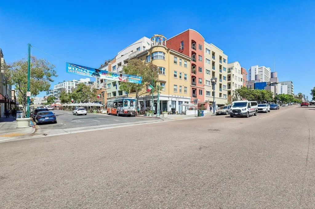 https://cdn.realtyfeed.com/cdn/127/307085748/1fe083a4799306568e1c9d36c8730d93.webp