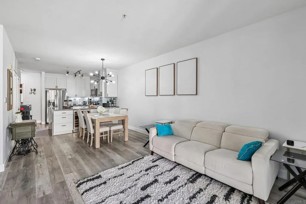 https://cdn.realtyfeed.com/cdn/127/307085748/7a06d868ebe9a2d17c6d939a16c0c557.webp