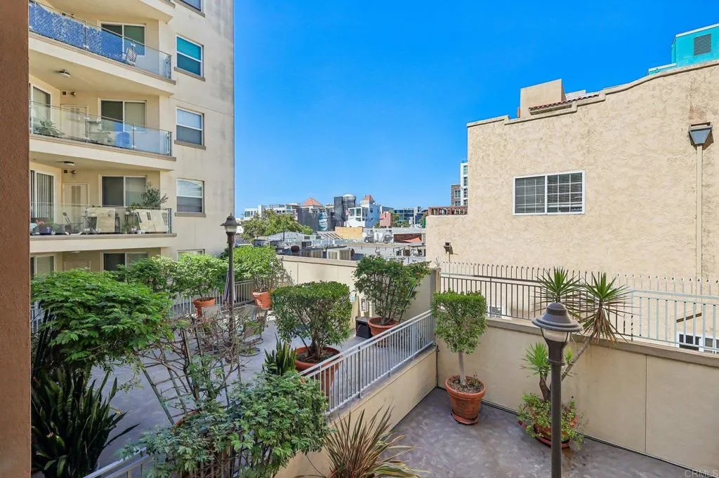 https://cdn.realtyfeed.com/cdn/127/307085748/fcba962a767ae5b7468df6d8329d6306.webp