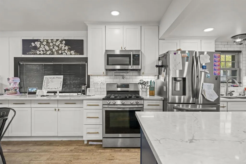 https://cdn.realtyfeed.com/cdn/127/307085770/6487820ed140d48303cb3c31249d7691.webp