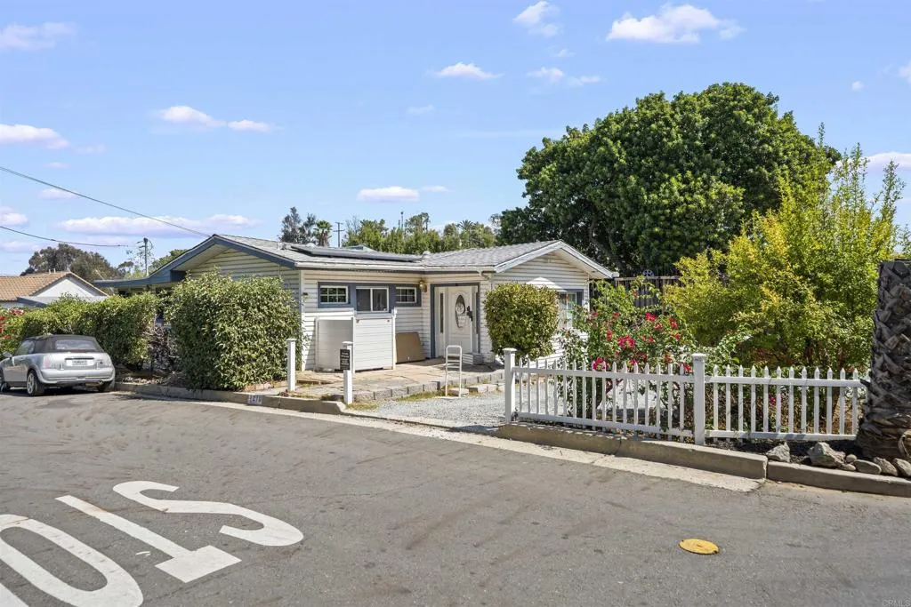 https://cdn.realtyfeed.com/cdn/127/307085770/e2a45bf05746dc5b53bdfdbf2ac60f6d.webp