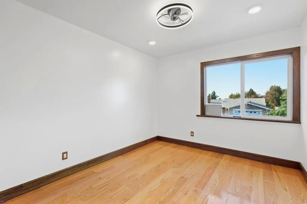 https://cdn.realtyfeed.com/cdn/127/307085791/06f094ef03b98f3f9e9aa6db55d1c90c.webp