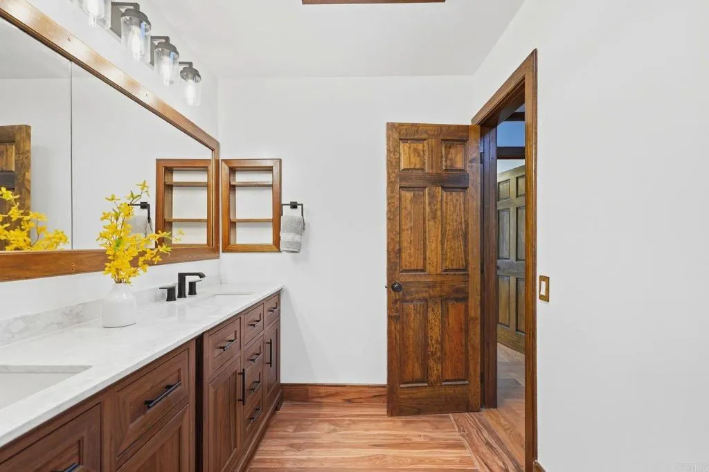https://cdn.realtyfeed.com/cdn/127/307085791/68e26b0aa4085dfbf64970992a8e2661.webp