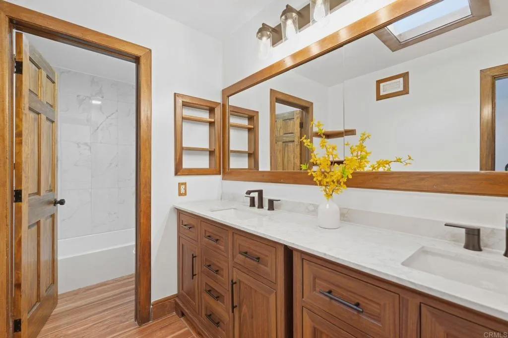 https://cdn.realtyfeed.com/cdn/127/307085791/fc06d823e469378deb3d608239ca6c82.webp