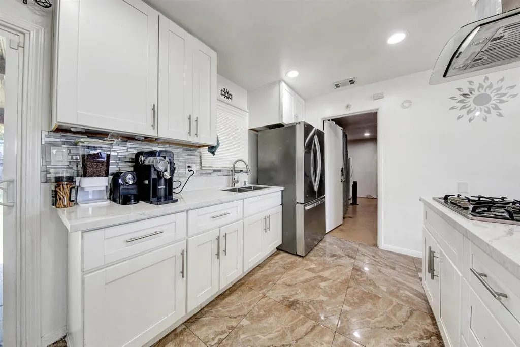 https://cdn.realtyfeed.com/cdn/127/307085843/0401b5b2f4e1421c6a807b98a5922211.webp