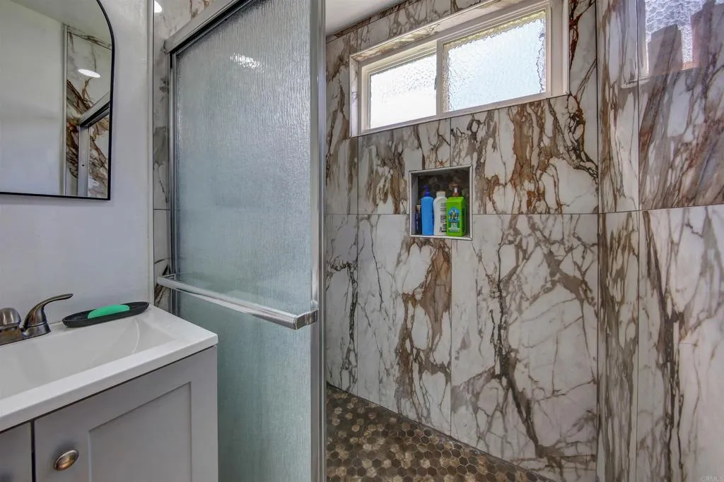 https://cdn.realtyfeed.com/cdn/127/307085843/cfdca1dca59241d99ebe65a985729071.webp