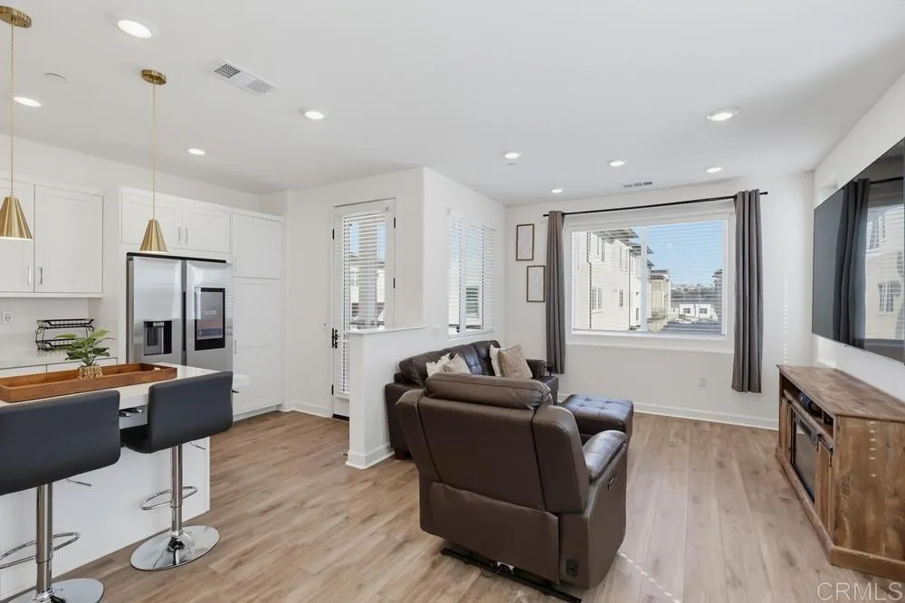 https://cdn.realtyfeed.com/cdn/127/307085906/0a4664d4a9976e86d6fa3ecaa8d9c1ac.webp