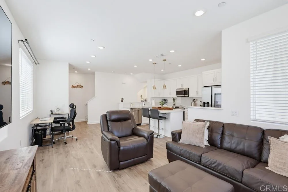 https://cdn.realtyfeed.com/cdn/127/307085906/294d05e17c17998652ca394d27866215.webp