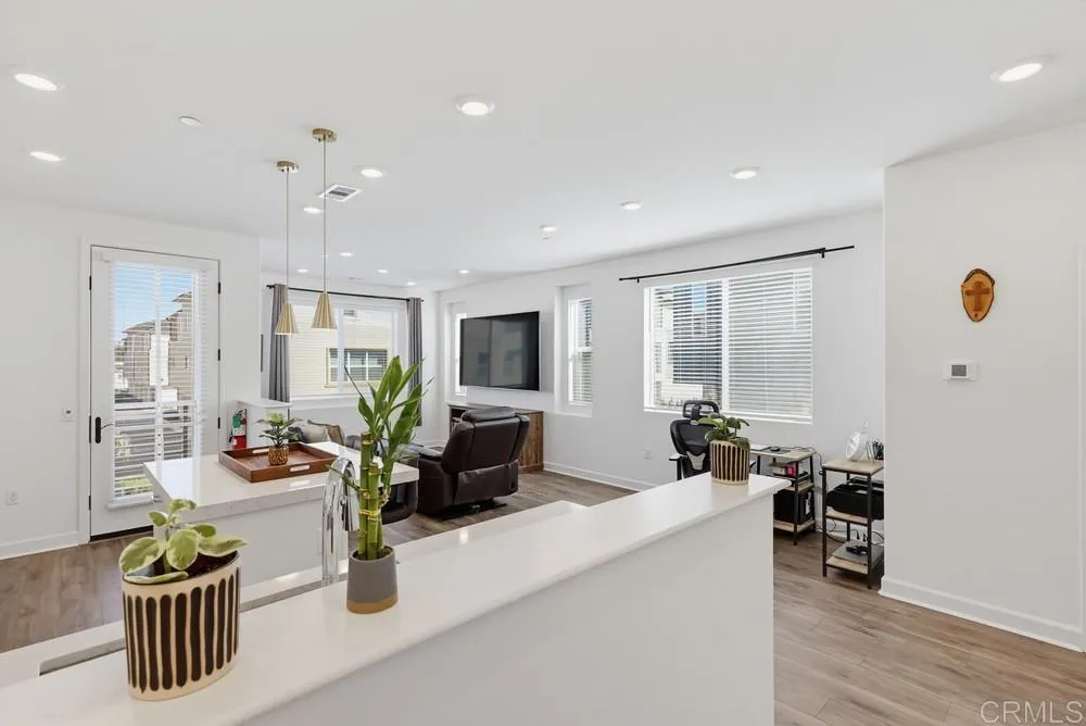 https://cdn.realtyfeed.com/cdn/127/307085906/75a48bb086c59f89d8845be9fc2fab4c.webp