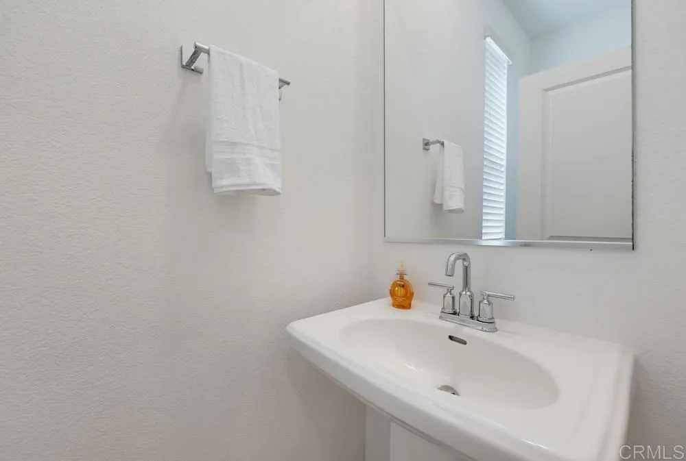 https://cdn.realtyfeed.com/cdn/127/307085906/aa47d04acf5ac26a51161bc67f6c33e8.webp