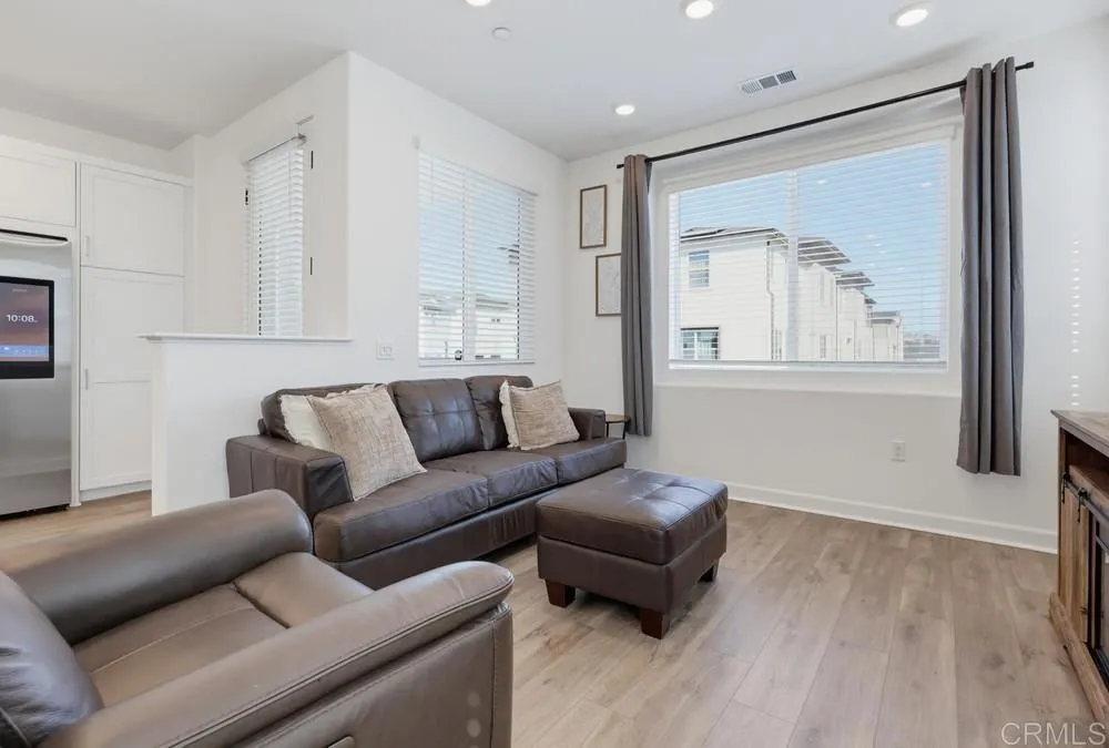 https://cdn.realtyfeed.com/cdn/127/307085906/f68f9c36cc68e2bfcde6558a179d89e7.webp