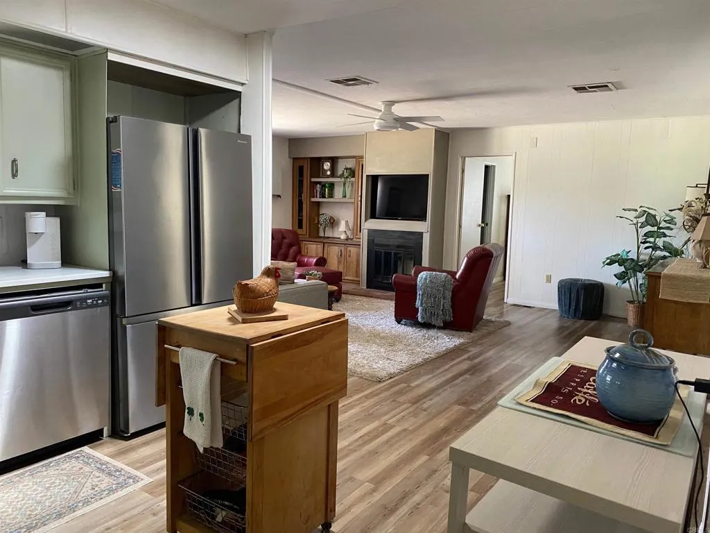 https://cdn.realtyfeed.com/cdn/127/307085930/6be24c765f3c68036cd1c82ba0cf86cb.webp