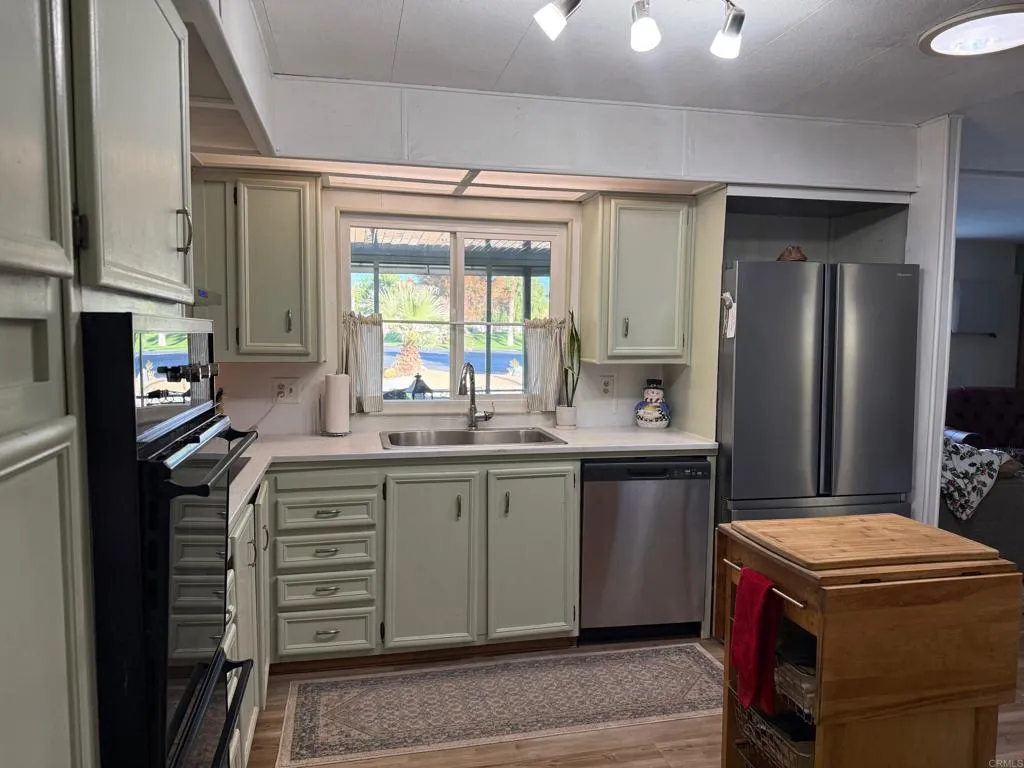 https://cdn.realtyfeed.com/cdn/127/307085930/951d5cc07413c185a6b538bb1f05e7a6.webp