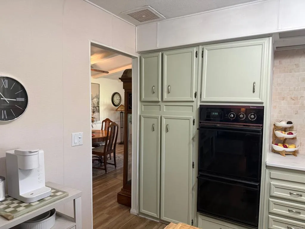https://cdn.realtyfeed.com/cdn/127/307085930/c23b7f978471bcc0ec79a708c9e7444e.webp
