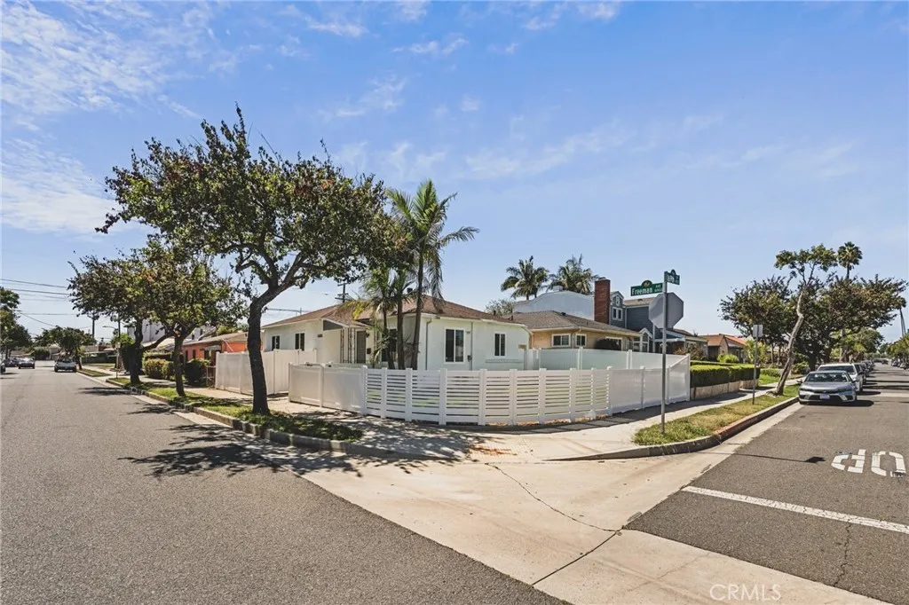 Lawndale, CA 90260