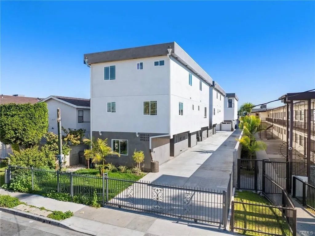 Inglewood, CA 90304