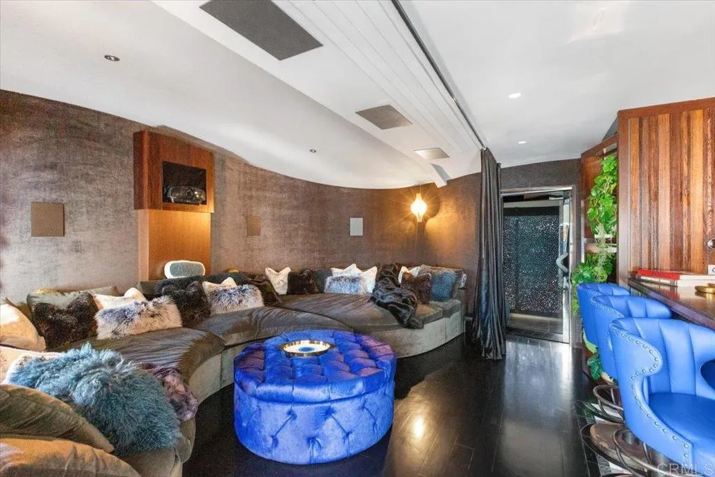 https://cdn.realtyfeed.com/cdn/127/307086070/727674868fcc784a930ad960ec50e830.webp