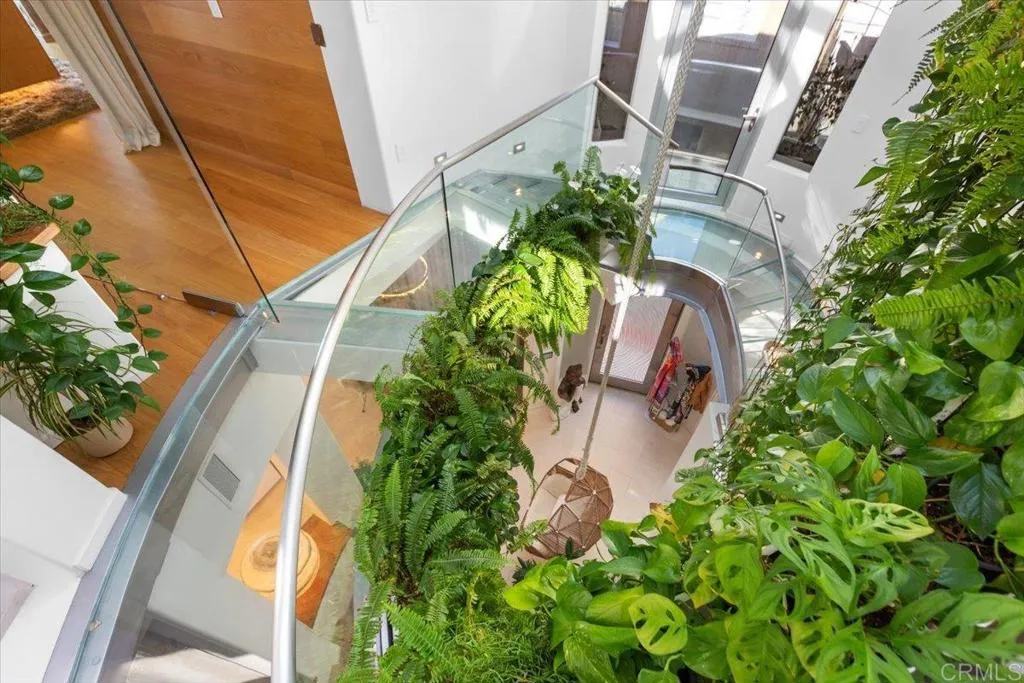 https://cdn.realtyfeed.com/cdn/127/307086070/8ce03b0e950e19056f9cf31a67477c51.webp