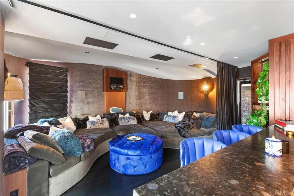 https://cdn.realtyfeed.com/cdn/127/307086070/a9abcababa9e730b0877e584ec9d0e65.webp