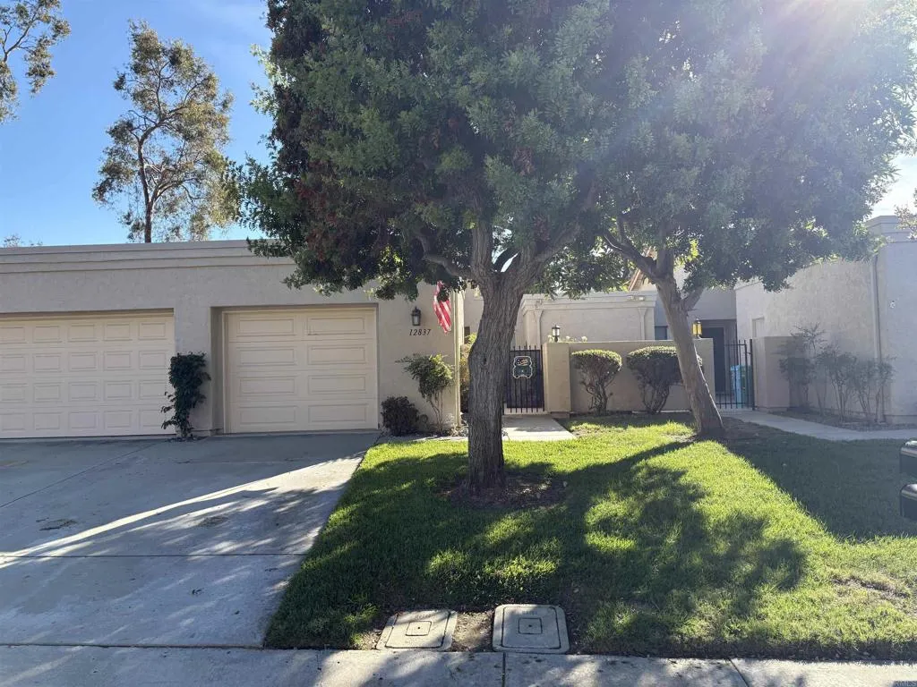 12837 Via Moura, San Diego CA 92128