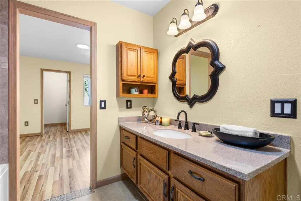 https://cdn.realtyfeed.com/cdn/127/307086072/61322287c0816acc822e257e6ffcf4e1.webp
