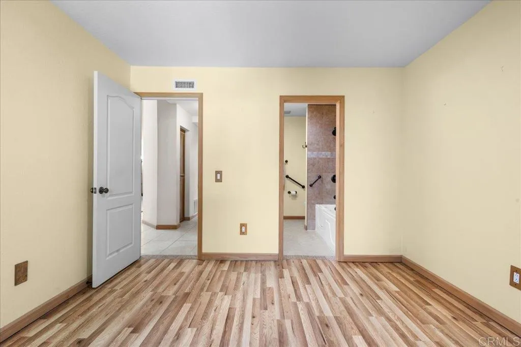 https://cdn.realtyfeed.com/cdn/127/307086072/680e2a0d14b67445d70182a1c3aeab96.webp