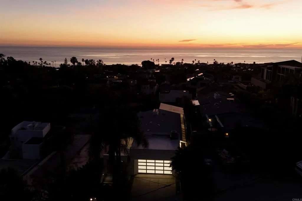 https://cdn.realtyfeed.com/cdn/127/307086073/0045bb93ff3ce8c4469bf95042ff2f62.webp