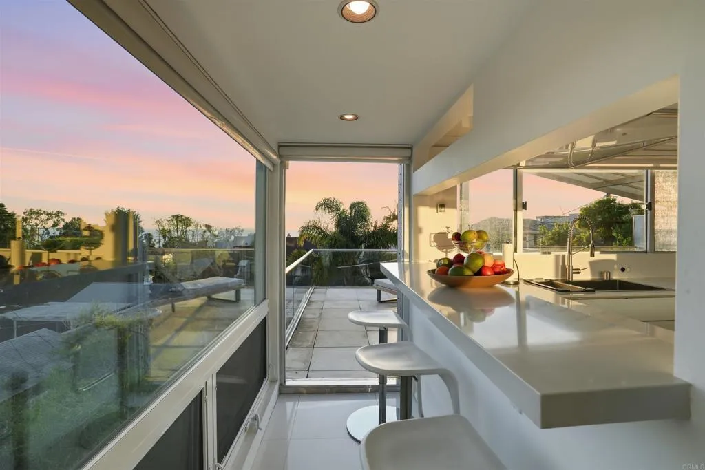 https://cdn.realtyfeed.com/cdn/127/307086073/3bbacd5d3385e1e4bc295b0e74b7968b.webp
