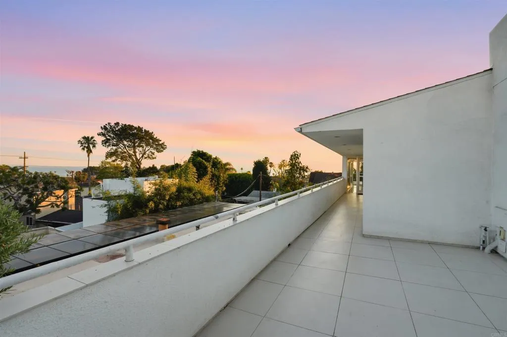 https://cdn.realtyfeed.com/cdn/127/307086073/66cedec00dbea37dacf8828ffc80ab38.webp