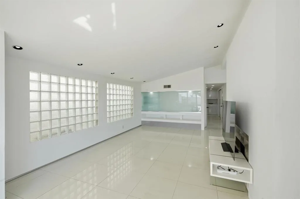 https://cdn.realtyfeed.com/cdn/127/307086073/7f8a4ea89e267fea3c6b08a866fb5c1e.webp