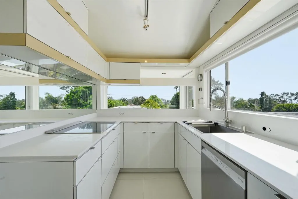 https://cdn.realtyfeed.com/cdn/127/307086073/94a669cb8cabdd1a2a30472d52ea9c2a.webp