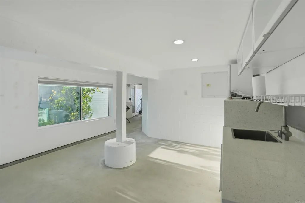 https://cdn.realtyfeed.com/cdn/127/307086073/c8676d7b1e0112bcb1171804e3045190.webp