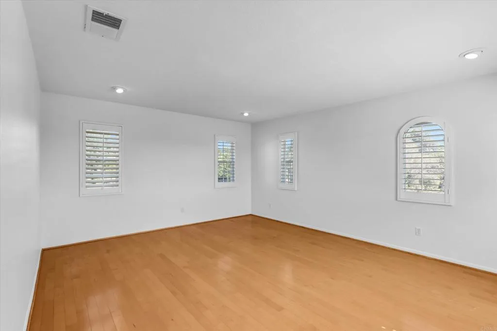 https://cdn.realtyfeed.com/cdn/127/307086101/7a2aa8a23ea23a431ad4f0923d0cfa1a.webp