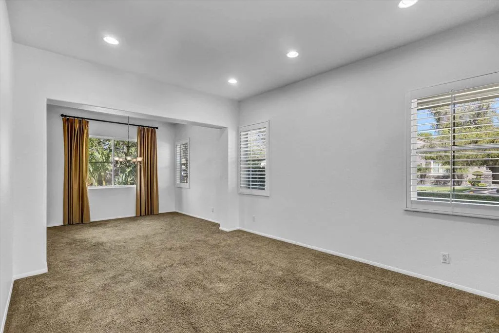 https://cdn.realtyfeed.com/cdn/127/307086101/962c6f0ca76133f7eb755b3c063af3b3.webp
