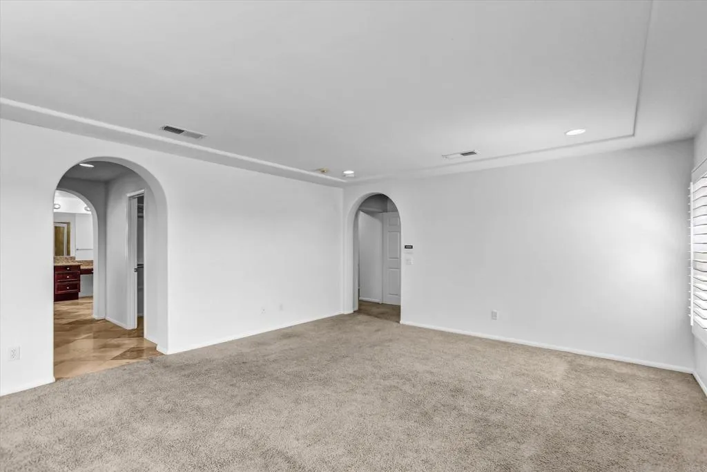 https://cdn.realtyfeed.com/cdn/127/307086101/9e08e4e6f8c2f7548d9af59e70478c93.webp