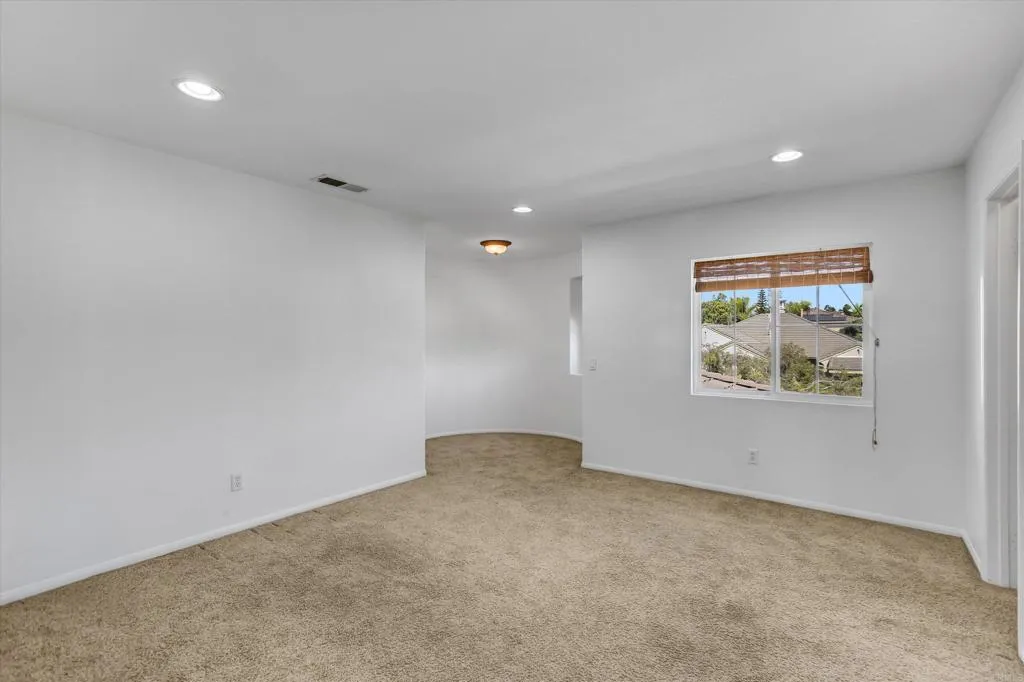 https://cdn.realtyfeed.com/cdn/127/307086101/c6ec4312c3d85b19d68364294f20160f.webp