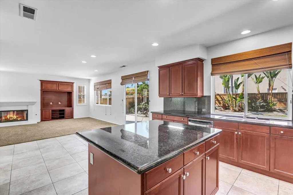 https://cdn.realtyfeed.com/cdn/127/307086101/ce35d7cc0d75332bbc5fa27ef51aeae2.webp