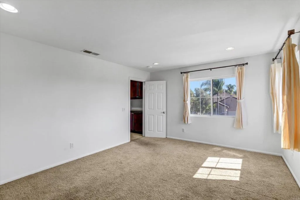 https://cdn.realtyfeed.com/cdn/127/307086101/cf69c33828aea67e530ffb04f61d4720.webp