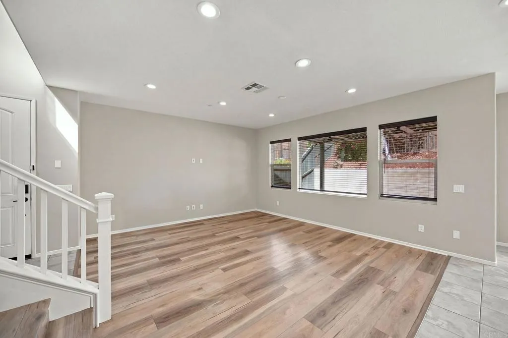 https://cdn.realtyfeed.com/cdn/127/307086113/671247cd132e4ca9ed1869fbcee56879.webp