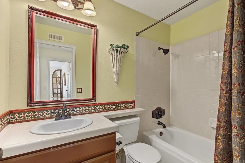 https://cdn.realtyfeed.com/cdn/127/307086151/cdedad9093a790fc497c2a5a63e0c5b3.webp