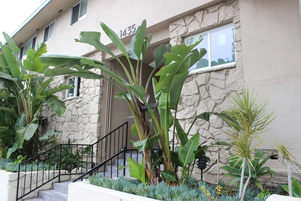 West Hollywood, CA 90046