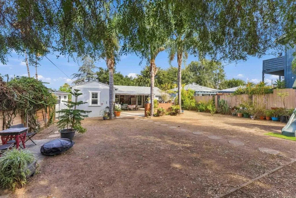 https://cdn.realtyfeed.com/cdn/127/307086225/00ddc38fa04f0845a7b16bff9786505d.webp