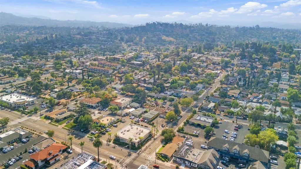 https://cdn.realtyfeed.com/cdn/127/307086225/34784e30ca04b7e86a1236a4978c1fab.webp