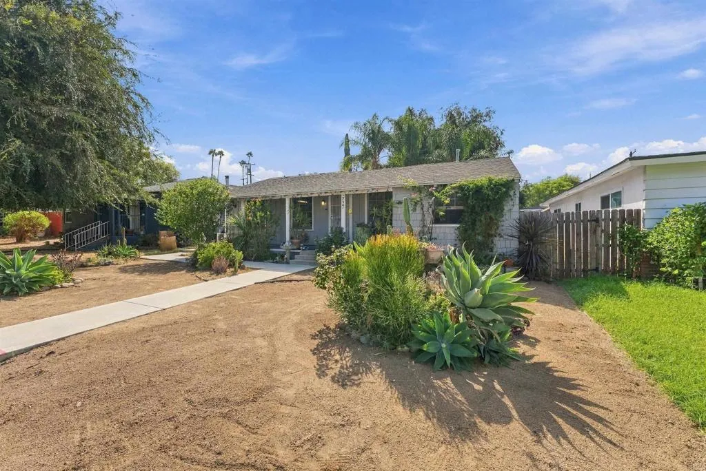 https://cdn.realtyfeed.com/cdn/127/307086225/8af6d7faa809ac3c3efca6691e0e22df.webp